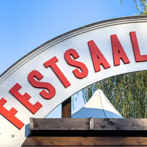 Schild: Festsaal Kreuzberg