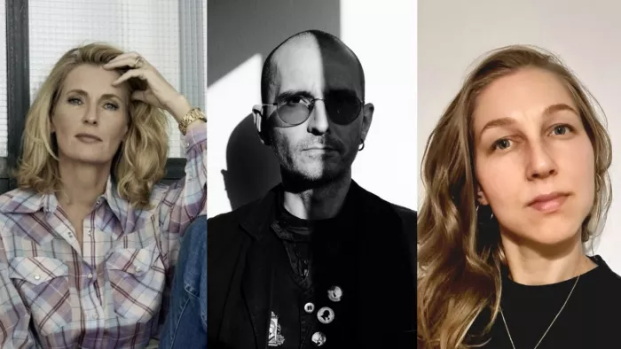 Auf dem Visual sind Maria Furtwängler, Magdalene Trapp & Mark Benecke zu erkennen. Maria stützt den Kopf auf die Hand, Mark trägt eine Brille und Magdalene offene Haare sowie eine Halskette.
