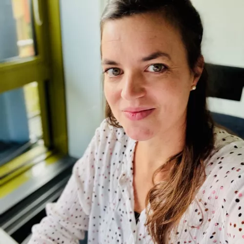 Ein Portrait von Journalistin Mareike Heintz